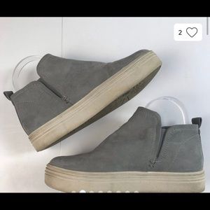 DOLCE VITA grey sneakers!